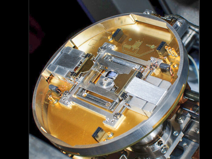 Prober shuttle with two probers and three axis substage (upgradeable to four probes)
